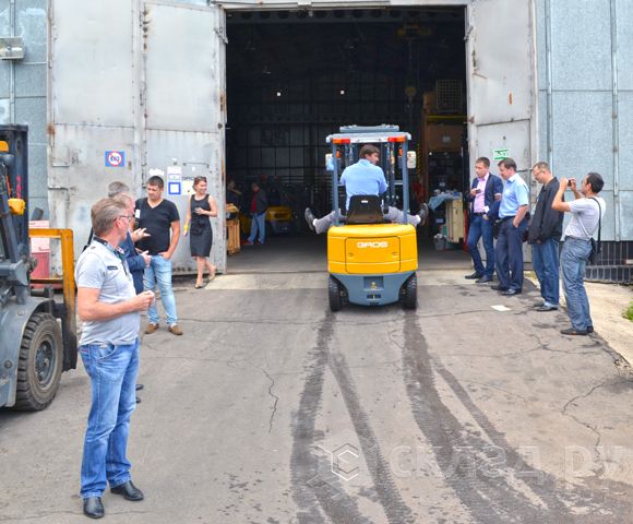 GROS не скатывается назад на наклонной поверхности GROS не скатывается назад на наклонной поверхности