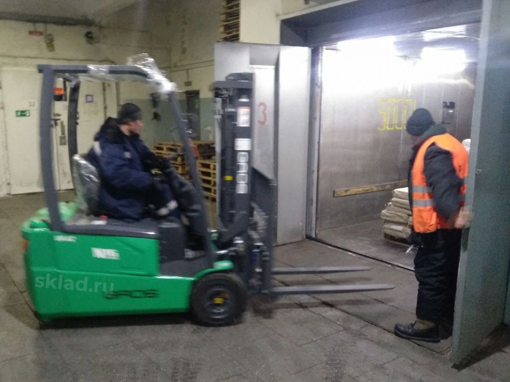 forklift_pallet_07_skladru.jpg forklift_pallet_07_skladru.jpg